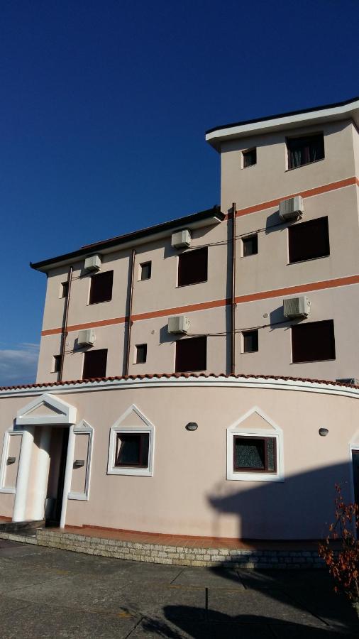 Drini Hotel Rrashbull Exterior photo
