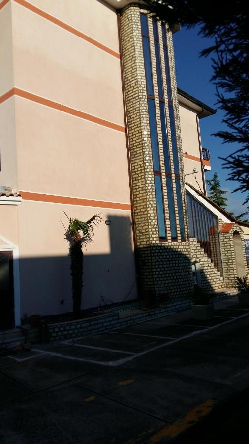 Drini Hotel Rrashbull Exterior photo