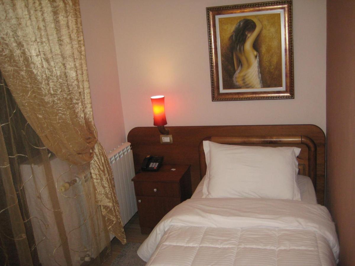 Drini Hotel Rrashbull Exterior photo