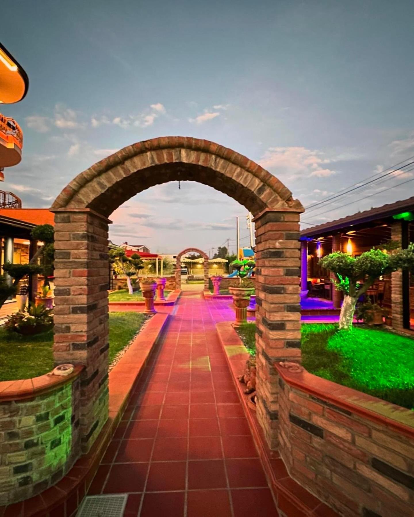 Drini Hotel Rrashbull Exterior photo