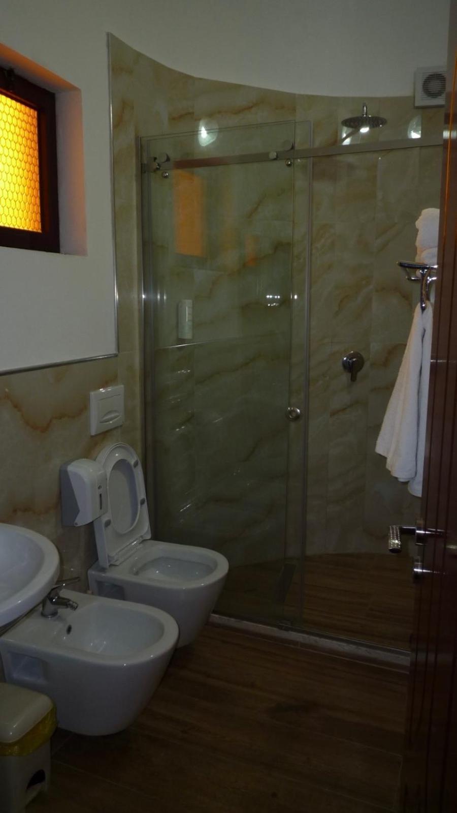 Drini Hotel Rrashbull Exterior photo