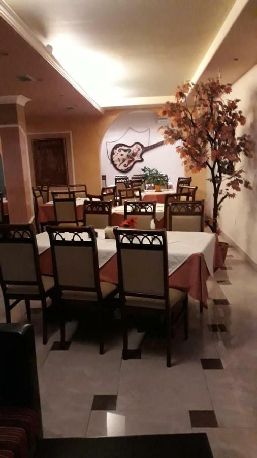 Drini Hotel Rrashbull Exterior photo